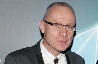 News Corp head sees Facebook as a competitor and wants publishers to create alternative 'networks'